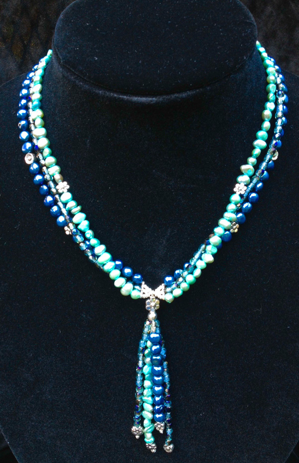 Blue tassel pearls